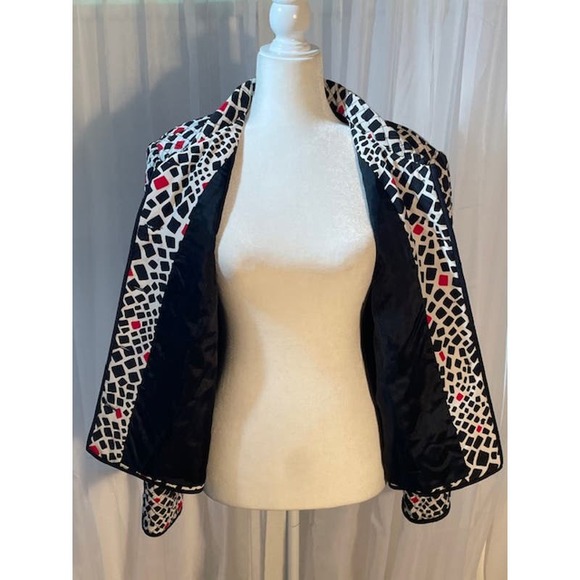 Vintage Maggy London Size 16 Quilted Jacket 100% Silk White Red Black Pattern - Picture 2 of 4